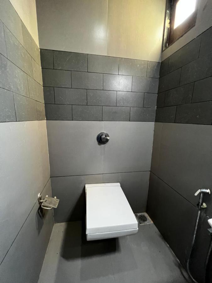 Hotel Savera Inn Morbi Buitenkant foto