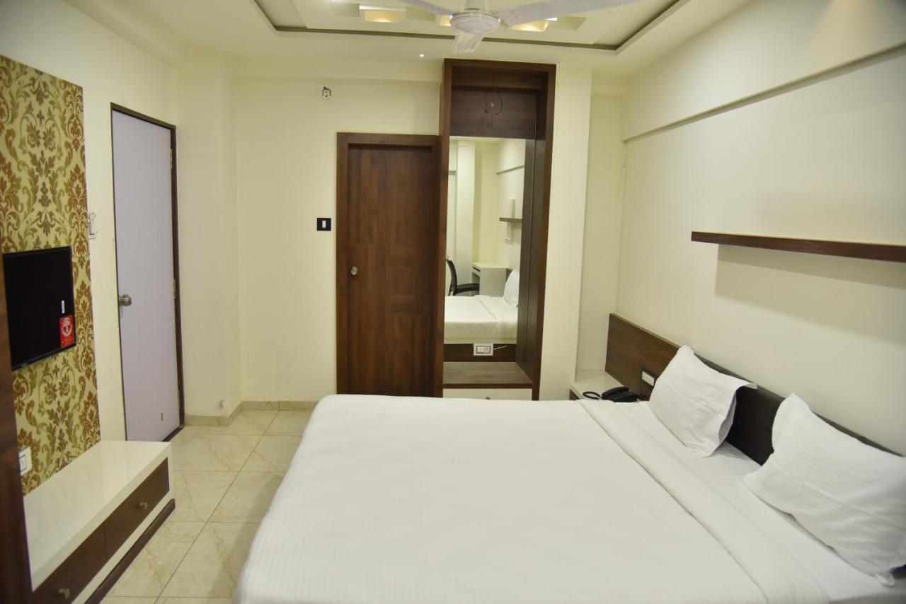 Hotel Savera Inn Morbi Buitenkant foto