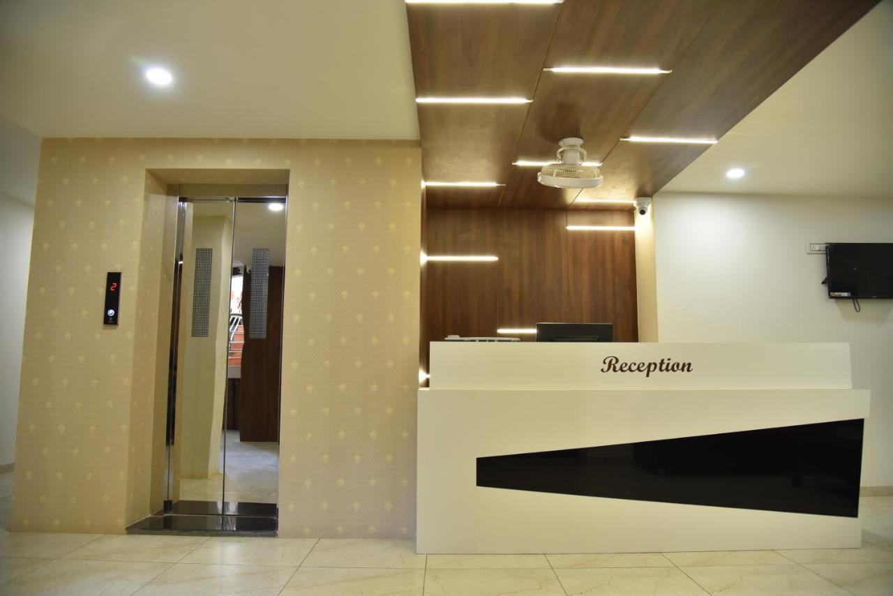 Hotel Savera Inn Morbi Buitenkant foto