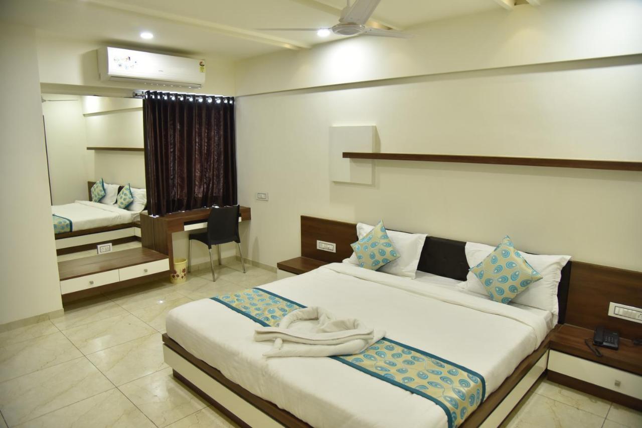 Hotel Savera Inn Morbi Buitenkant foto